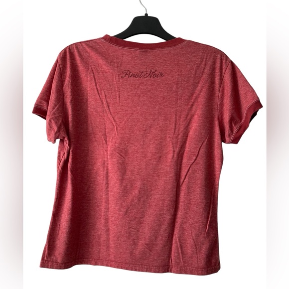 What’s Your Vine TShirt “Mysterious, Seductive and Difficult to Manage” - Picture 4 of 5